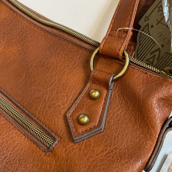 T-Shirt & Jeans Cognac Purse NWT Shoulder Bag Brown Zippered Crossbody - Picture 10 of 16